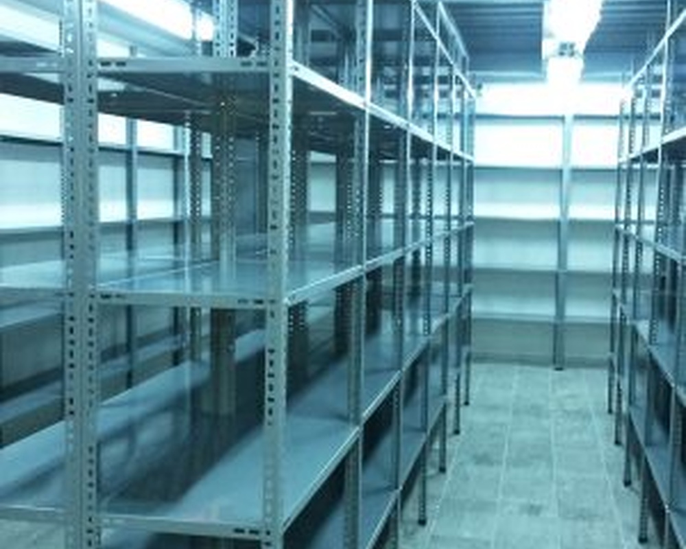 Sanayi Depolarında Ağır Raf Sistemleri ile İş Güvenliğini Artırma Yöntemleri