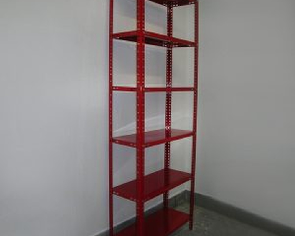 Çelik Raf Sistemleri ile Moda Dünyasında Düzen ve Şıklık