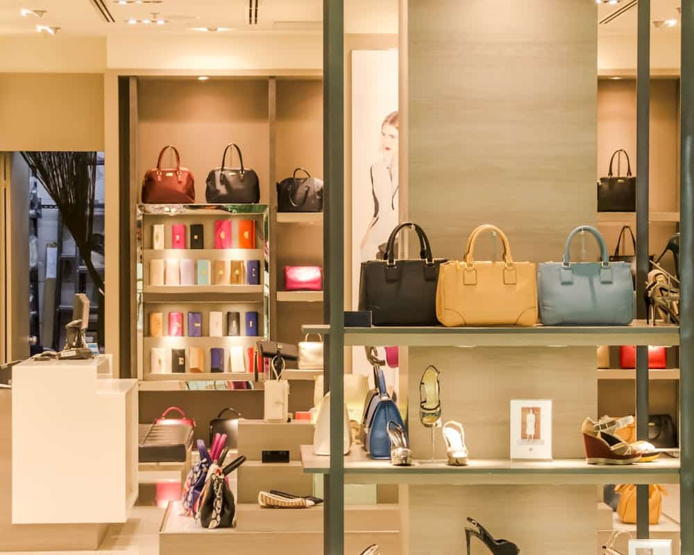 Mağaza Dekorasyon Raf Sistemleri: Mağazanızı Dönüştürme Sırrı